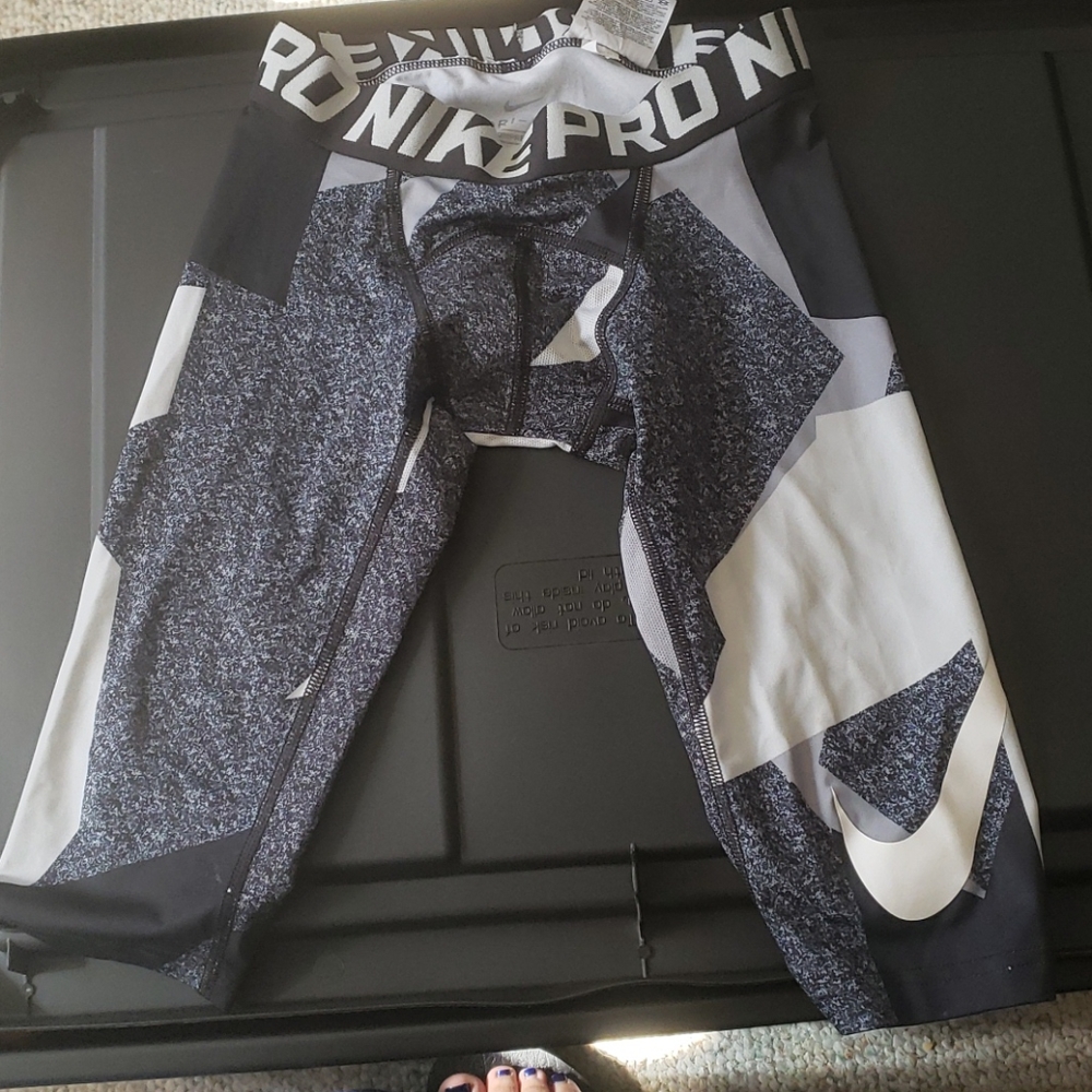 Nike pro dri fit compression xs